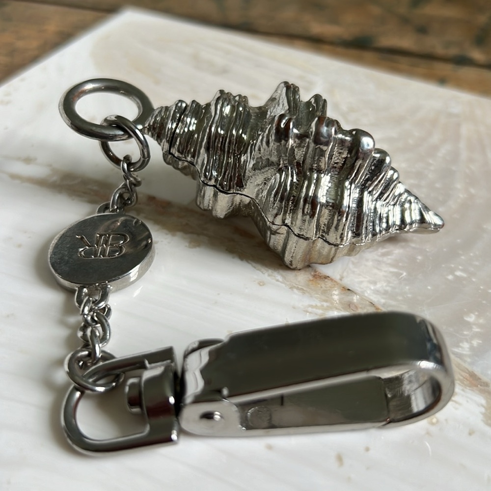 Br Silver Shell Bag Charm - image 2